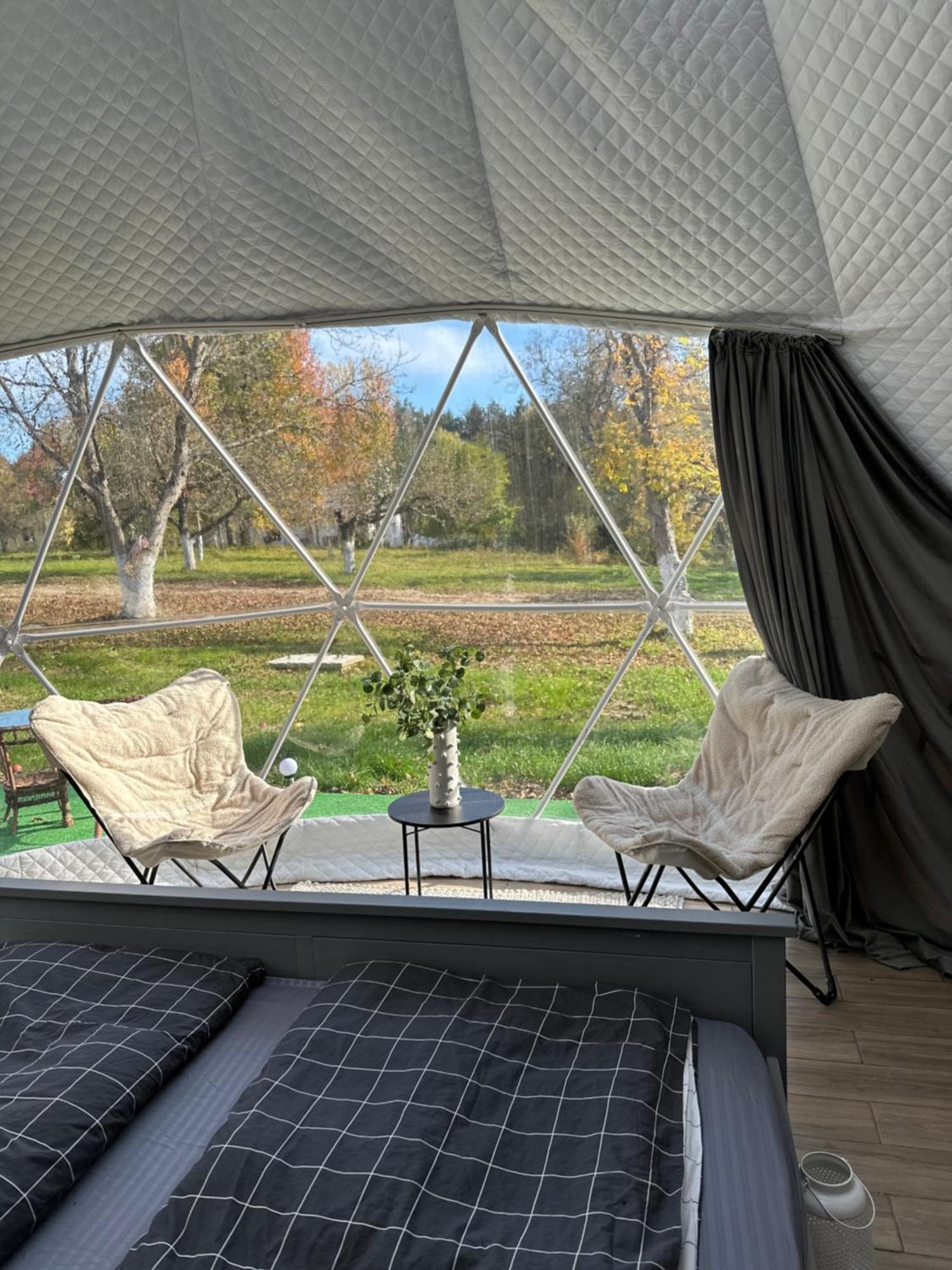 The Frog Glamping Hotel Horezu Exterior foto