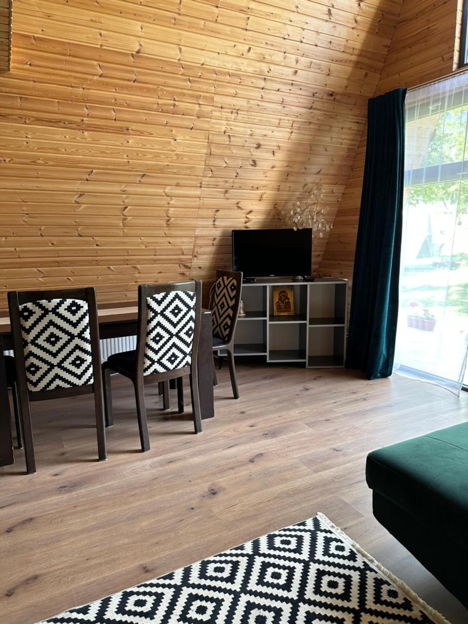 The Frog Glamping Hotel Horezu Exterior foto