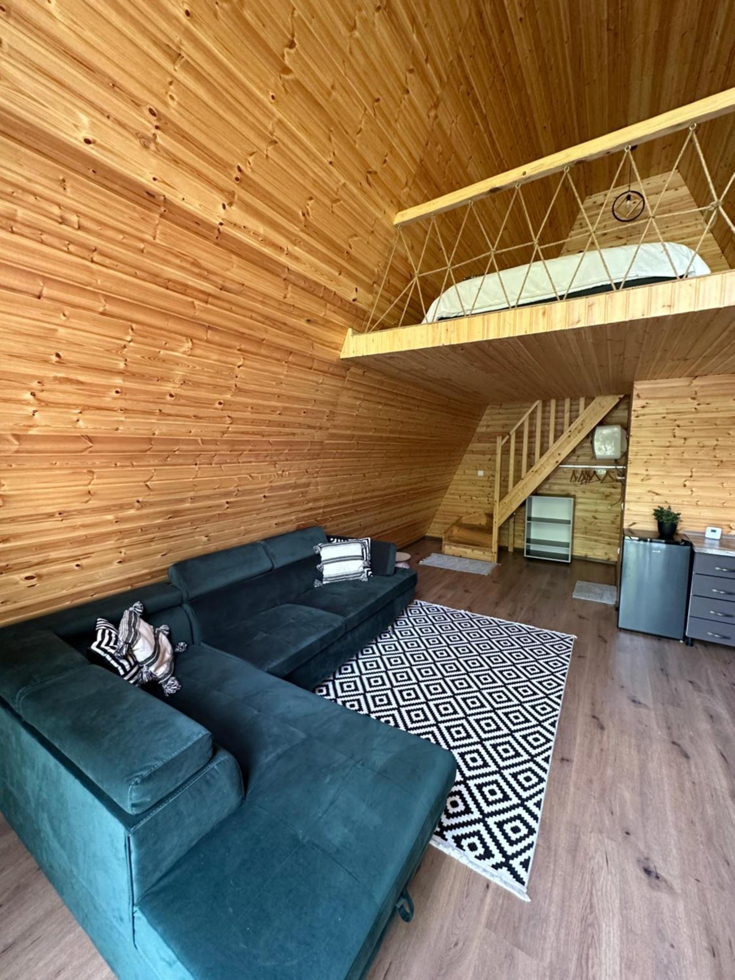 The Frog Glamping Hotel Horezu Exterior foto