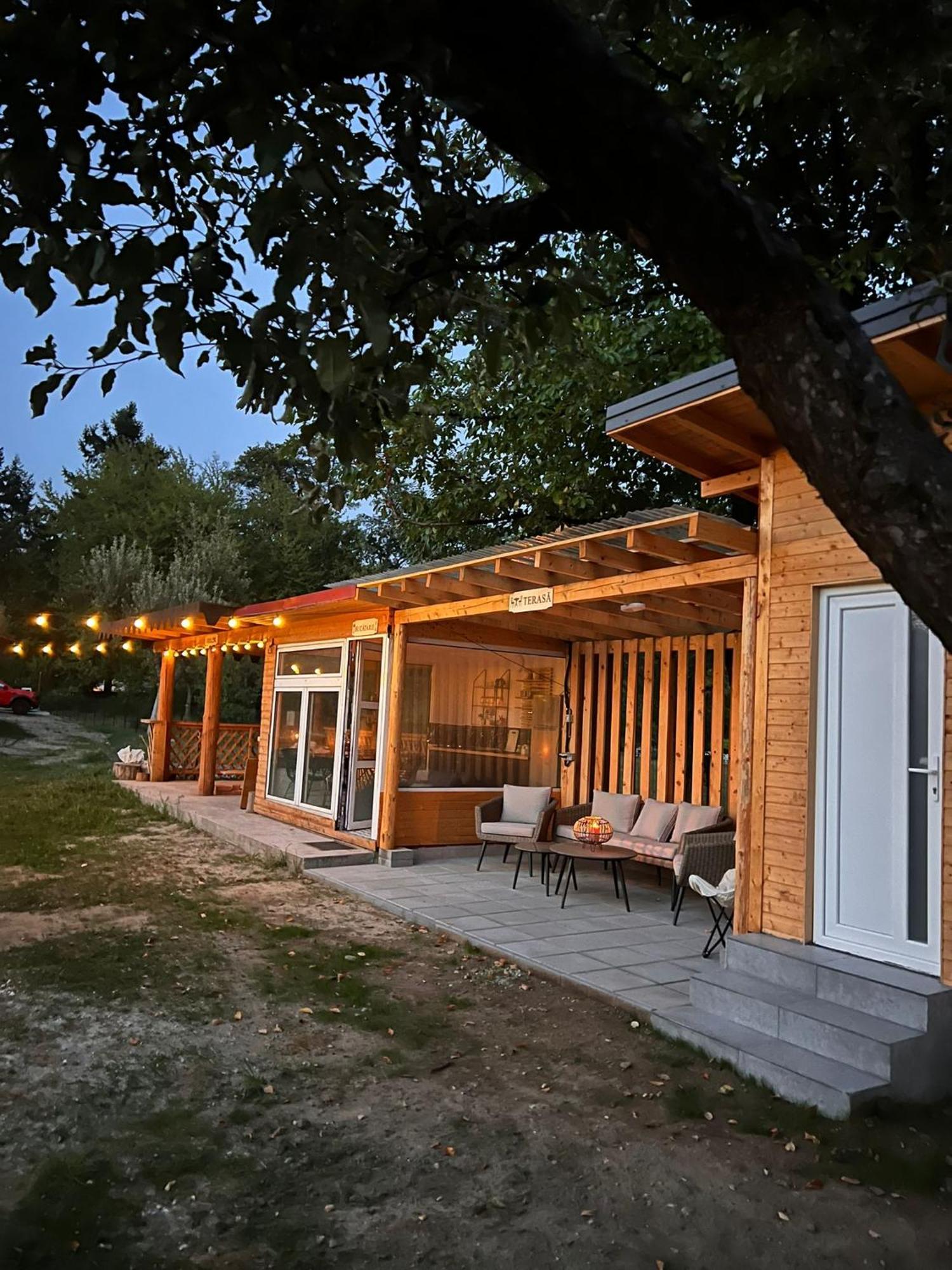 The Frog Glamping Hotel Horezu Exterior foto