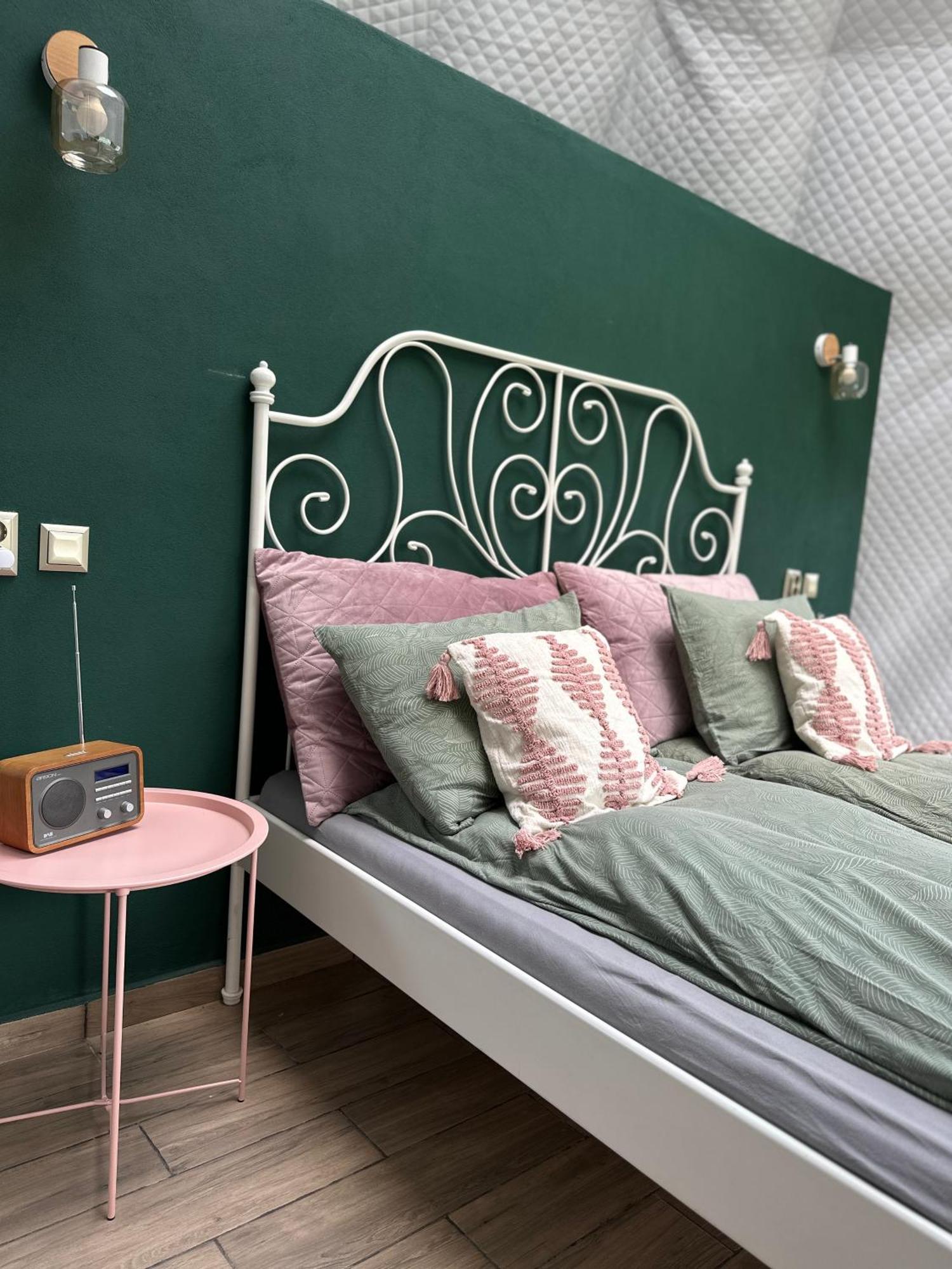 The Frog Glamping Hotel Horezu Exterior foto
