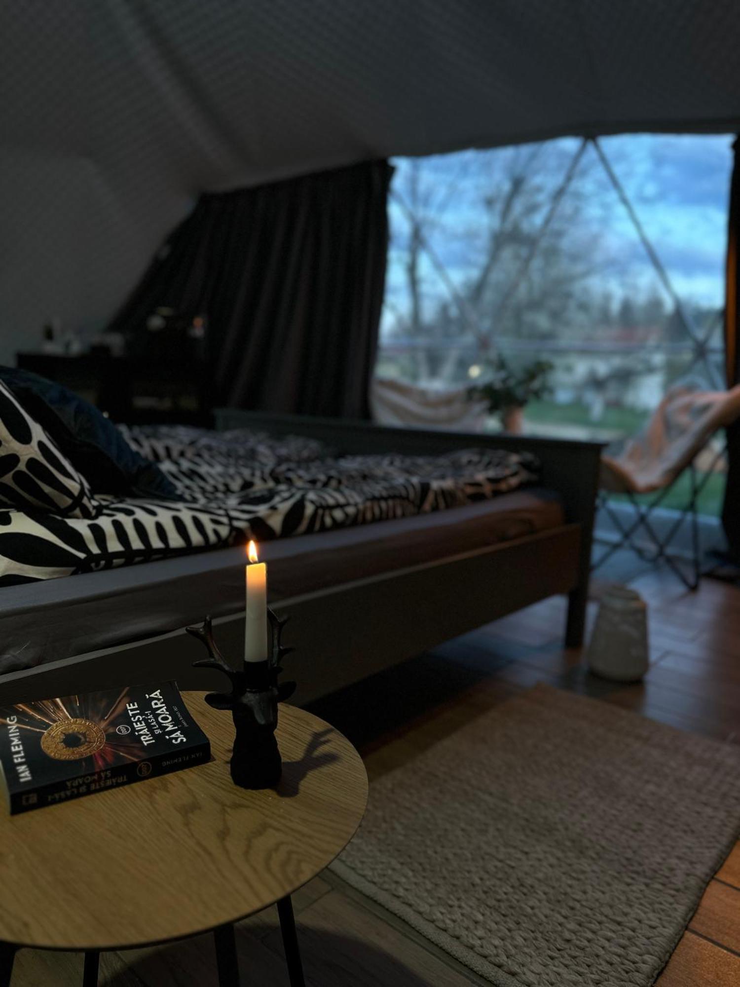The Frog Glamping Hotel Horezu Exterior foto
